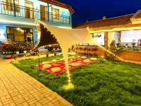 Lake Blue · Holiday Garden · Family Vacation Boutique Hotel (Teks Eight Trigram City Branch) Hotels in Tekes County