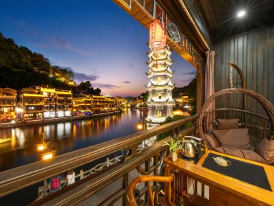 Phoenix Wanfeng Yushe Light Luxury Homestay (Hongqiao Branch, Fenghuang Ancient Town)