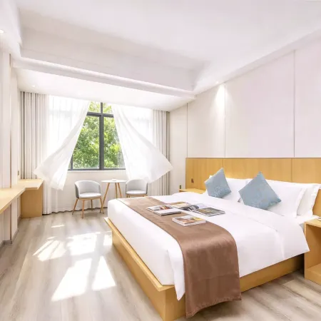 YUN BO LIGHT LUXURY HOTEL