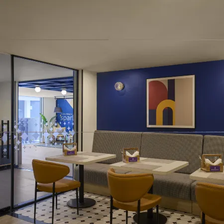 Spark by Hilton Bengaluru Marathahalli Outer Ring Road Отели рядом с достопримечательностью «Технопарк «Престиж»»