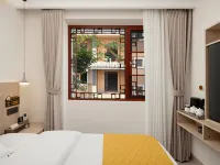 Yazun Homestay (Fuxian Lake Guanglong Town) Hotels in Chengjiang