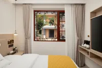 Yazun Homestay (Fuxian Lake Guanglong Town)