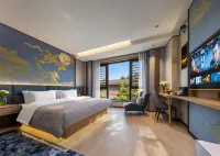 Fenghuang Jinli Haoting Grand Hotel (Fenghuang Ancient Town Scenic Area) - ที่มีสปา