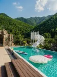 畫裏ARTINN·洞穴冷泉·溯溪泳池度假民宿（安吉雲上草原店） - 酒吧