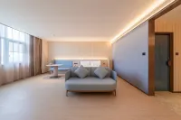 HanTing Zhengzhou Zhongmu Longwangmiao Subway Station Hotel - 주차장