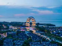 Riverside · Waterfront Hotel (Taihu National Tourism Resort Longemont Paradise) - วิวภูเขา