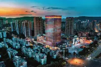 Crowne Plaza YIBIN by IHG - parking
