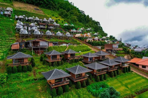 Mon P Monjam - Resorts