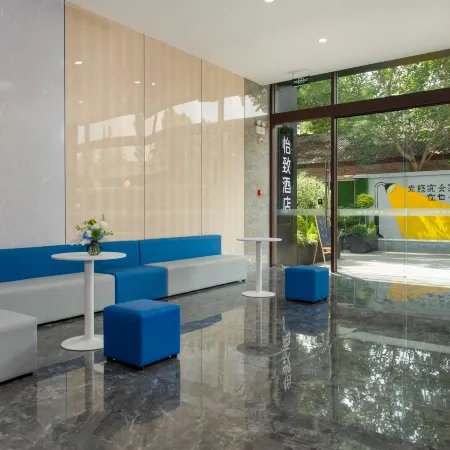 Yizhi Hotel (Ma'anshan Golden Eagle International Shopping Plaza)