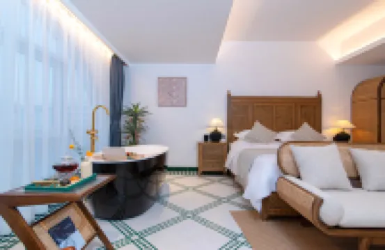 Night Island · Casa Moroccan Design Homestay (Compared to Changwei Branch)