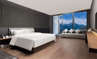 Three Gorges Yunqi Valley International Ski Resort Hotel