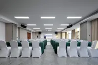 Bosheng Hotel (Puning International Commodity City Puning Station)