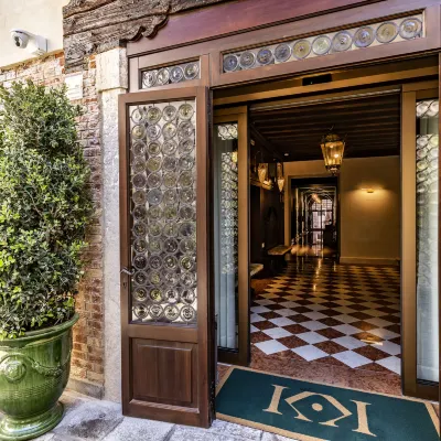 Palazzo Keller Hotels near Ca' Rezzonico