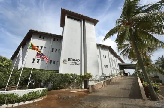 Berjaya Hotel Colombo Отели рядом со станцией Mount Lavinia Railway Station