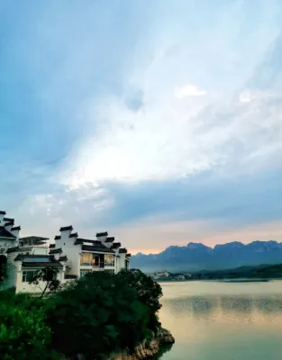 Dian'gu Holiday Hotel