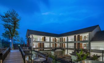 Dali Ancient Luchun Hotel