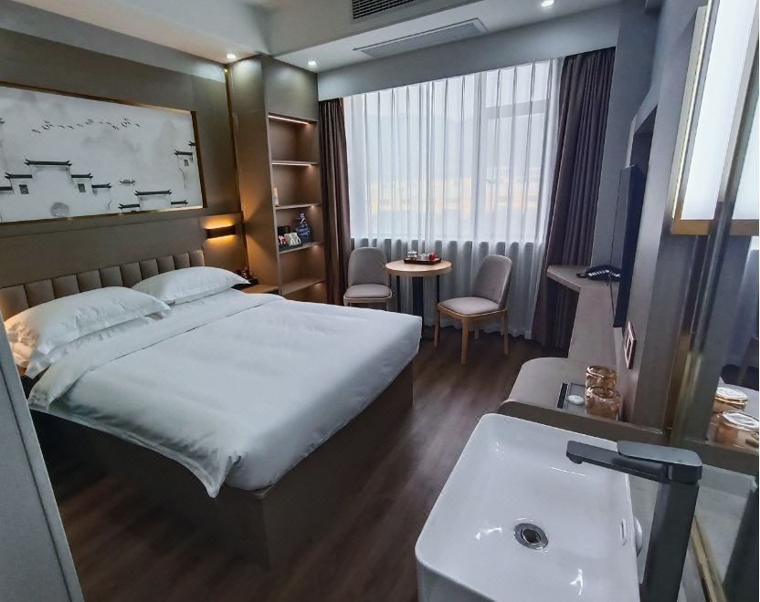 피스텔 호텔의 세련된 객실