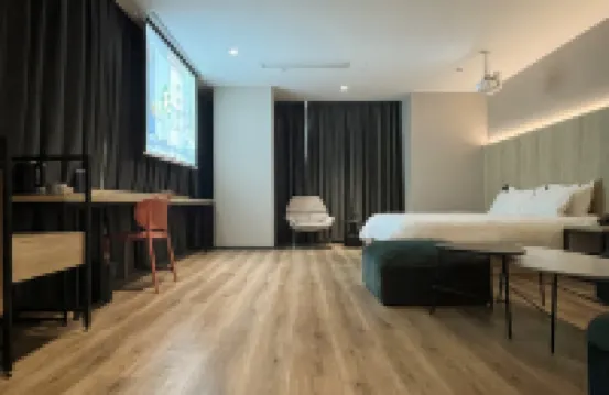 X Hotel