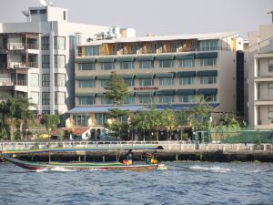 新暹羅河畔酒店