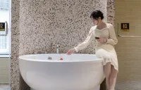 Kaili Shangya International Intelligent Hotel (Grand Cross State People's Hospital)