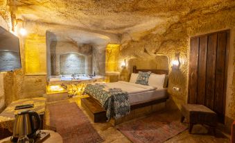 Tale Cave Inn