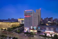 Pushe Smart Hotel (Changge Municipal Government Convention and Exhibition Center) Hotels near Changshe Commercial Pedestrian Street (West to Changge Bureau of Commerce)