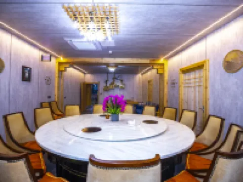 Peach Blossom Island Wild Luxury Homestay Hotels in Majiang