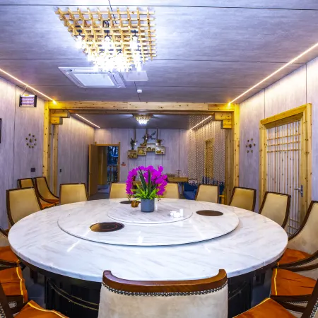 Peach Blossom Island Wild Luxury Homestay