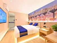 Super 8 Hotel Beijing Chaoyang High-speed Railway Station Jiuxianqiao Electronic City Hotels near Lufthansa Outlets