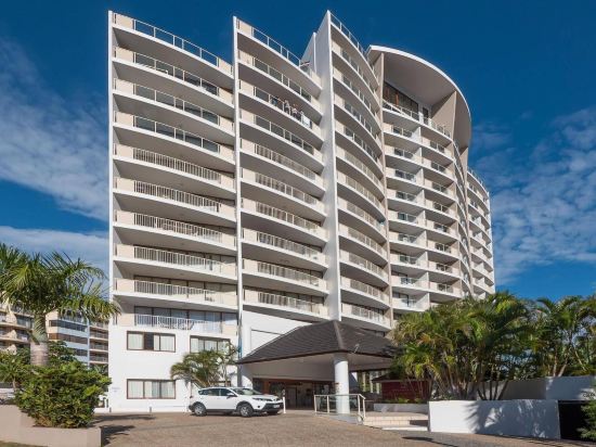 Broadbeach Savannah Resort