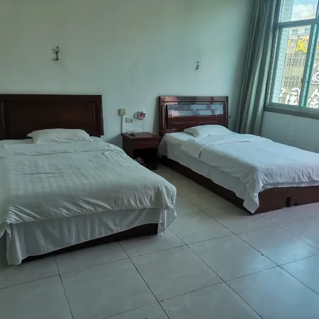 Cengong Hongxu Hotel
