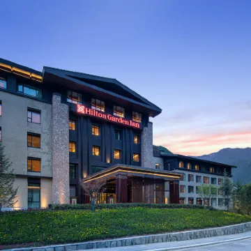 Hilton Garden Inn Jiuzhaigou Hotels near Jiafan Ancient City