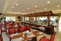 Pleiku & Em Hotel by Gia Lai Tourist Hotels in P. Hội Thương