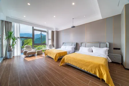 Floral Hotel·Dujiangyan Irrigation Project Puruna parent-child holiday Hotel Отели рядом с достопримечательностью «Baiyun Wanfo Cave»