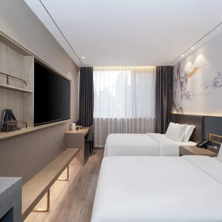Weiting Hotel (Shanghai People's Square Subway Station Changzheng Hospital Branch)