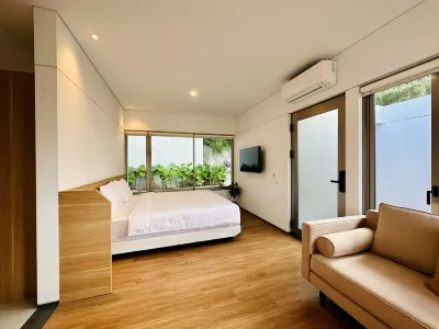 Bungalow Homes Hotels in Cidadap