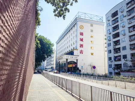 Shenzhen Jincheng Hotel (Bijiashan Park Yinhu Subway Station)