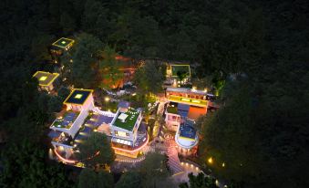 Mountain Jingshan Zhidu Forest Hot Spring Homestay