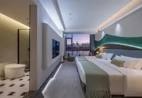 Xishuangbanna Jinghong Jimu River View Hotel (Gaozhuang Xishuangjing Starlight Night Market)