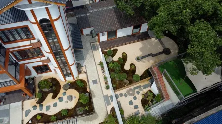 Yuancha Qingshe · Qingshi Culture Theme Homestay Отели рядом с достопримечательностью «China’s Kingdom of Root Carving»