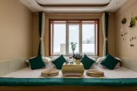 Colorful Hotel Xuexiang