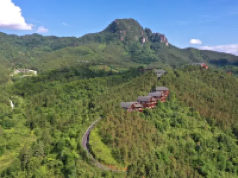 MounTours Resort Hotels in Lianshan