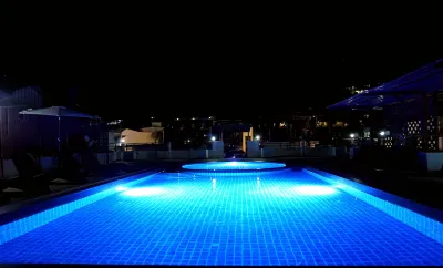 Blue Skyline Hotel Hotel in zona Phuket Simon Cabaret
