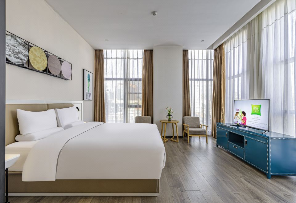 3. Ibis Sty..