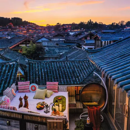 YinYue·Sifu Designer Scenic Inn (Lijiang Flagship Store) Отели рядом с достопримечательностью «Улица Сыфан»