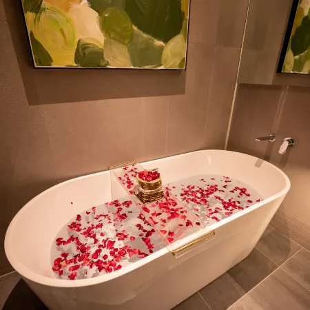 RED MAPLE HOTEL