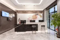 Lianzhou Lotus Tang Smart Hotel