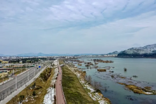 Borrman Hotel (Fuzhou Nancheng High-Speed Rail Station)