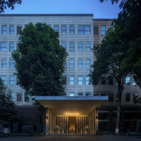 the Hidden Place Hotel Отели рядом с достопримечательностью «Глобальный центр «Новый век»»