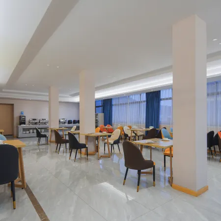 Longcheng  Big  Hotel(Jiujiang Pengze Longcheng Avenue)